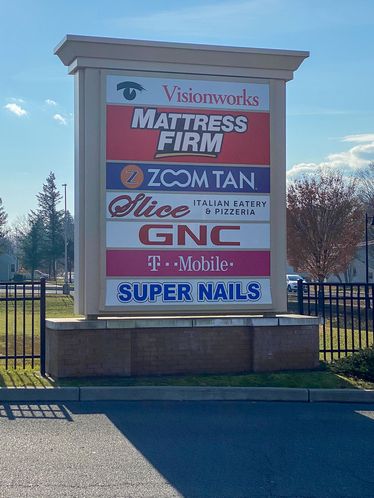 Target Shopping Center: 10 Glenridge Rd, Glenville, NY 12302